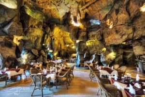 معرفی رستوران کوه نور کیش